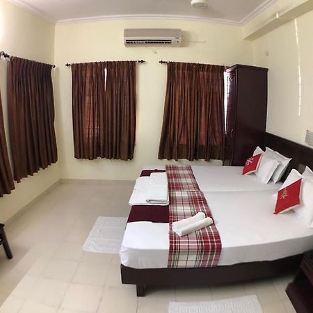 Mjm Plaza Hotell Kochi Eksteriør bilde