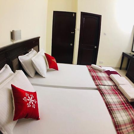 Mjm Plaza Hotell Kochi Eksteriør bilde