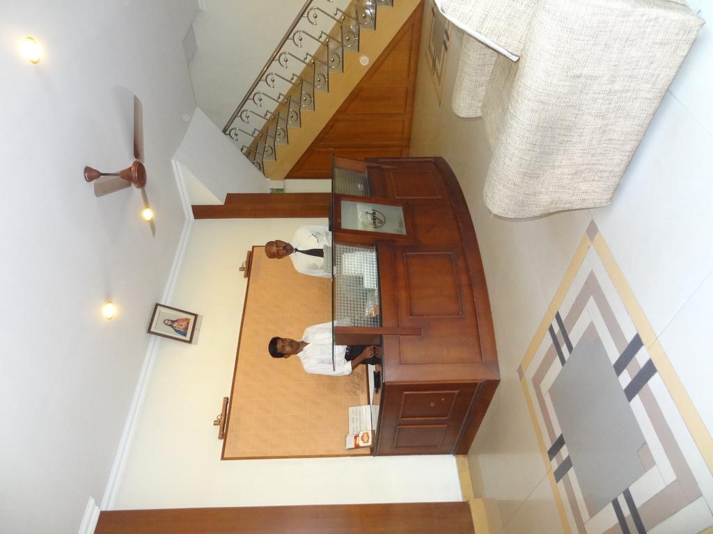 Mjm Plaza Hotell Kochi Eksteriør bilde