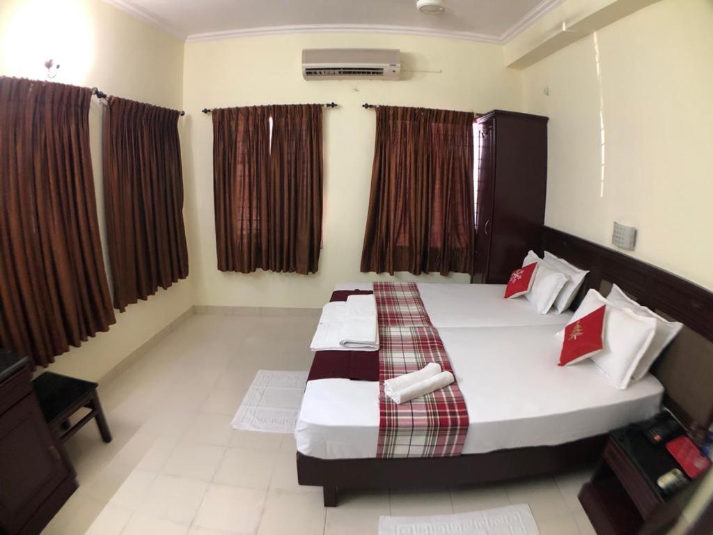 Mjm Plaza Hotell Kochi Eksteriør bilde